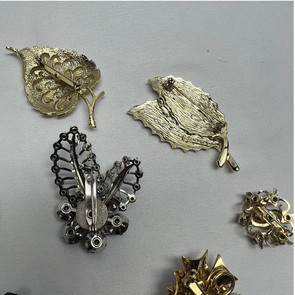 Vintage Rhinestone Brooches Lapel Pins Lot of 13 Sarah Coventry & Unmarked - Picture 8 of 12